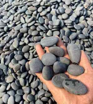 纯青石头和鹅卵石哪个好，鹅卵石跟石头有什么区别