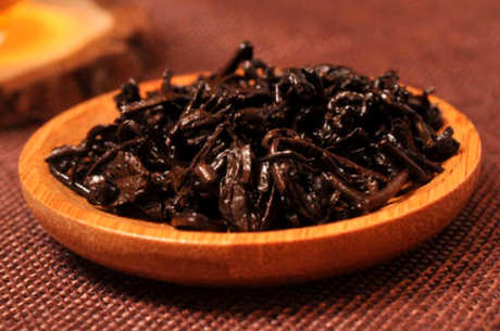 喝了两天红茶，脸上出现了斑点。为什么喝红茶会出现斑点？