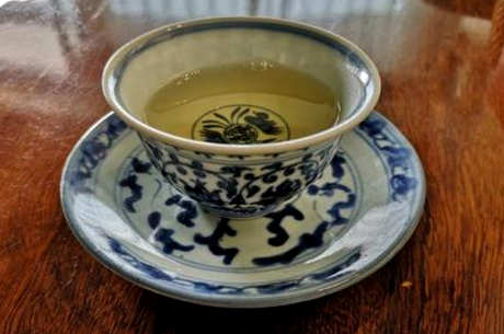 冬天喝普洱茶的好处，可以消食解腻，美容养颜，降低三个高温胃养胃等。