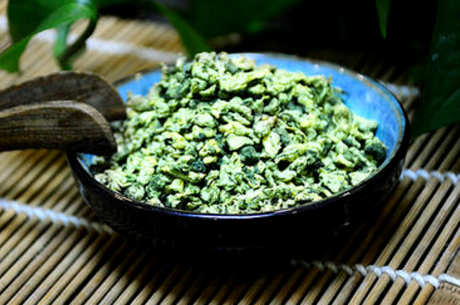 蒲公英泡水喝八种搭配，菊花茶可以降火杀菌