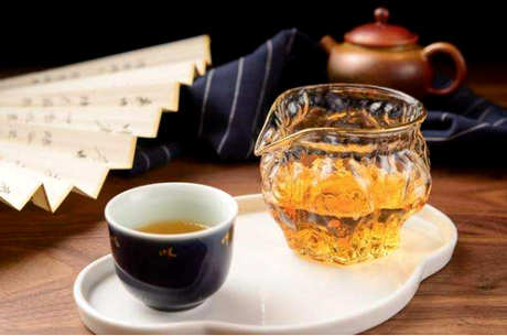 为什么女人喝茶容易变老？喝太多经期茶，睡前喝茶，喜欢浓茶等
