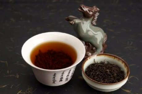 女性长期饮用红茶对身体有好处吗？长期饮用红茶的女性有什么变化？