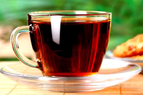 女生喝红茶好还是白茶好，红茶提神醒脑，白茶美容养颜