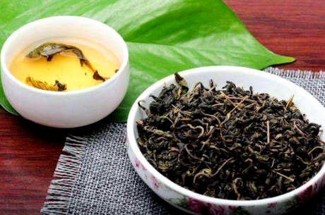 蒲公英茶对女性的作用可以清热解毒，美容养颜