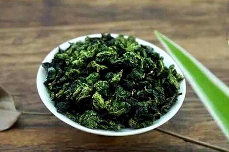 乌龙茶女生为什么不能喝(可以改善皮肤刮油减肥)？