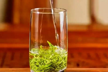 用绿茶冲泡水温