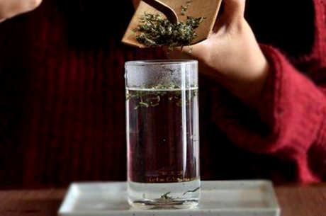 用绿茶冲泡水温