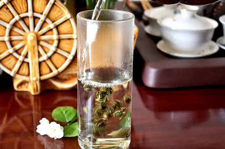 怎样泡白芽奇兰？