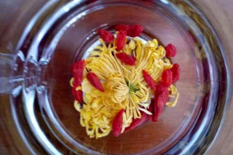一次泡几朵菊花茶