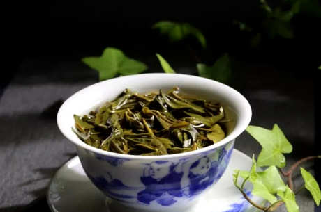 新鲜茶能泡在水里喝吗？