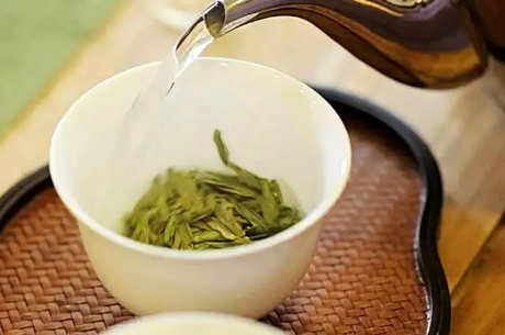 如何泡龙井茶？