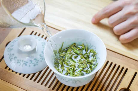 如何泡龙井茶？