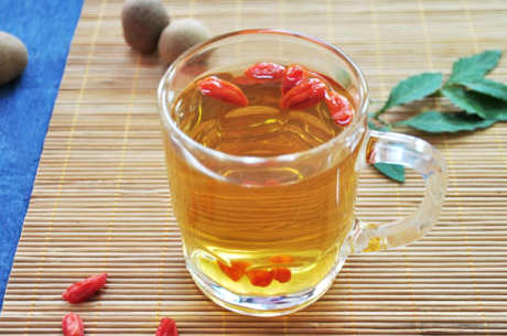 怎样泡枸杞茶？