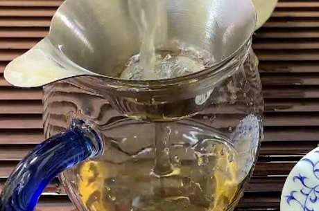 为什么普洱茶分为生茶和熟茶