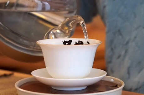 为什么普洱茶越老越好？