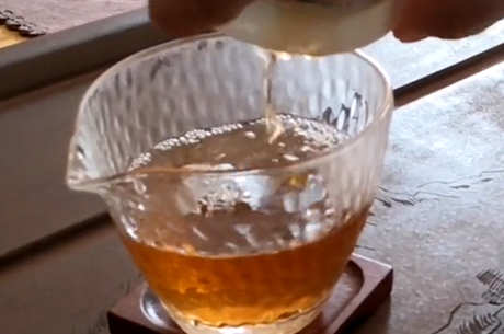 用多少度水泡红茶？