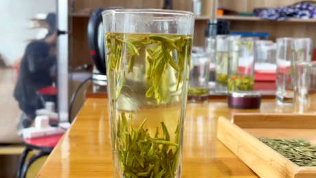 西湖龙井茶的外观特点