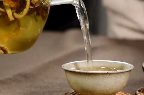 玫瑰茶的颜色很好