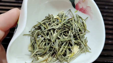 茉莉花茶是什么样的？