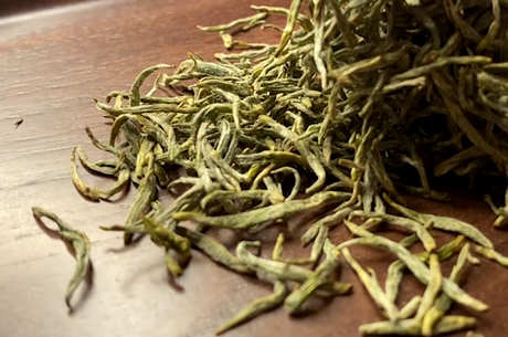 雀舌不同于峨眉雪芽