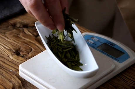 龙井茶适合女性饮用吗？