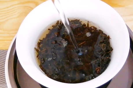 泡茶的第一泡要倒掉吗？