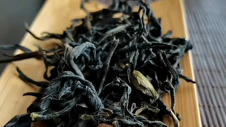 鸭屎香是乌龙茶吗？