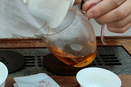 鸭屎香是乌龙茶吗？
