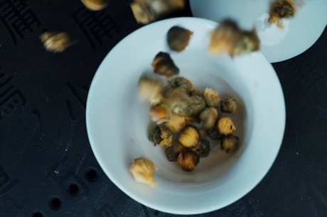 什么样的菊花泡茶最好？