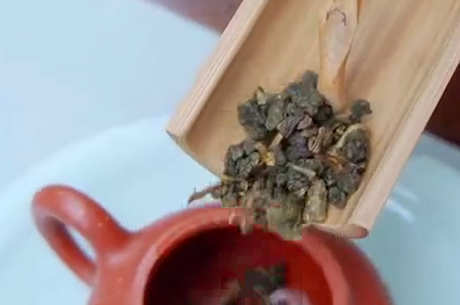 生产白桃乌龙茶的方法