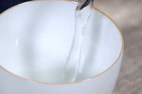 安吉白茶放两年还能喝吗？
