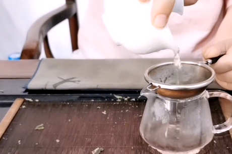 泡白茶的步骤和手法