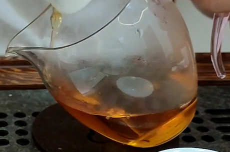 普洱茶和大红袍哪个好？