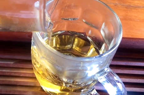 用红茶冲泡汤多久？