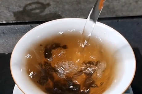 如何鉴别碎银普洱茶？