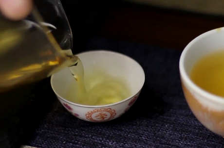 半杯茶是什么意思？