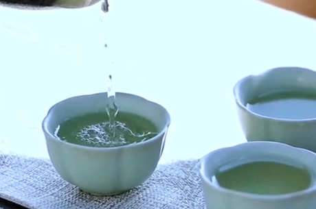 倒满茶是什么意思？