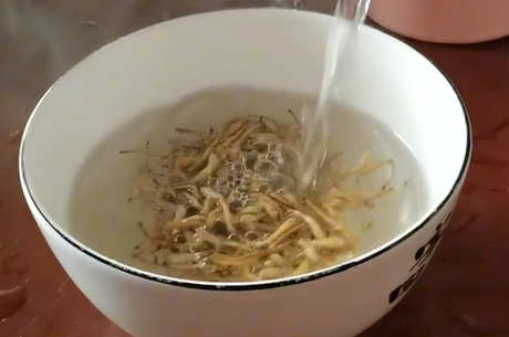 如何制作金银花茶？