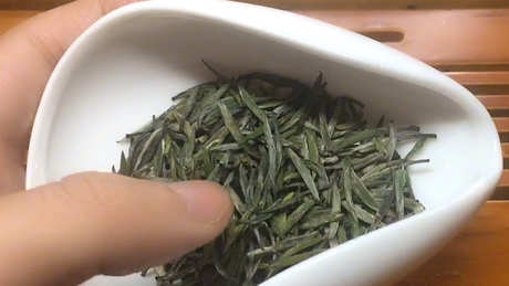 如何长期保存绿茶？