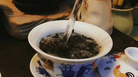 乌龙茶是凉还是温？