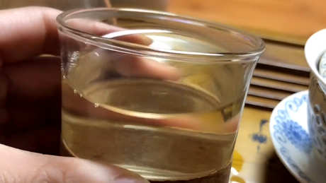 用多少度的水泡白毫银？