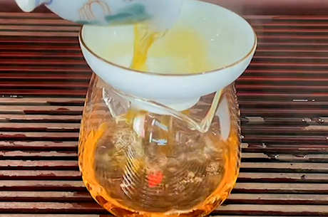 怎样泡红茶多少度？