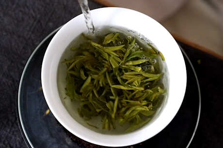 用什么茶具泡绿茶？