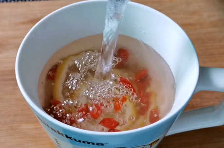 枸杞泡水喝的正确方法
