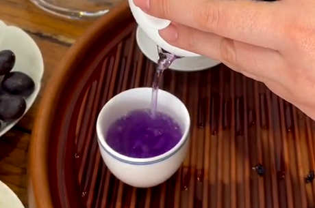 用多少水浸泡黑枸杞？