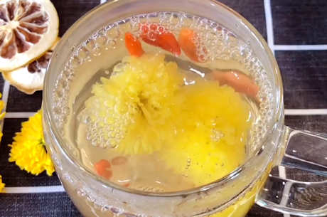 柠檬和菊花能泡在一起吗？