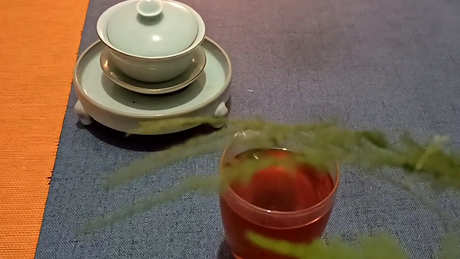 女生喝红茶还是绿茶好