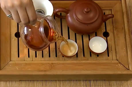 女生喝红茶还是绿茶好
