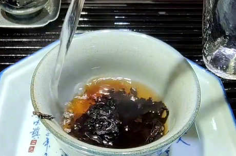 普洱生茶与熟茶的区别与功效