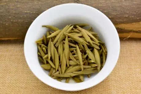 白银针是老白茶吗？